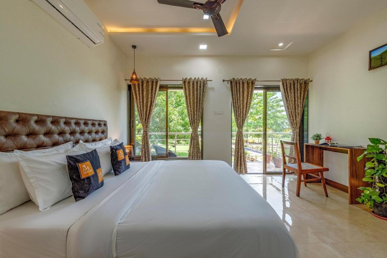 Saffronstays Lakeview Nivara - Farm Stay Villa With Private Pool Near Pune Zewnętrze zdjęcie